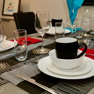  Apartment Aqua Dreams - Serviced Luxury Modern Centre 2 Bed